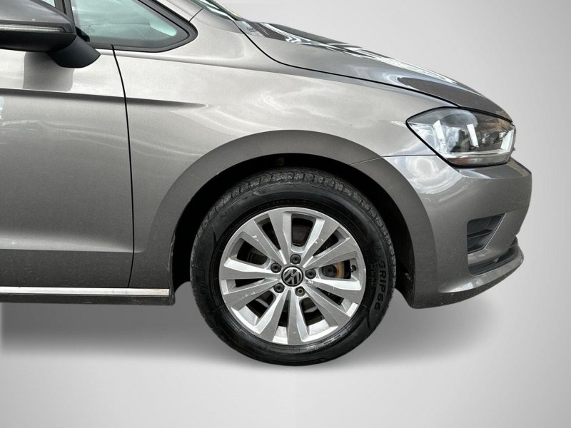 VOLKSWAGEN GOLF SV