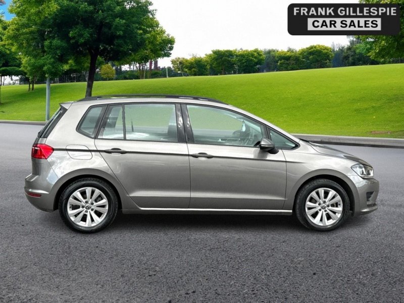 VOLKSWAGEN GOLF SV