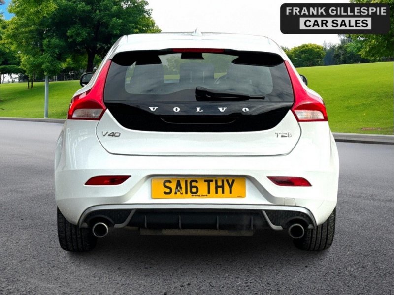 VOLVO V40