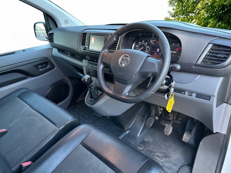 VAUXHALL VIVARO
