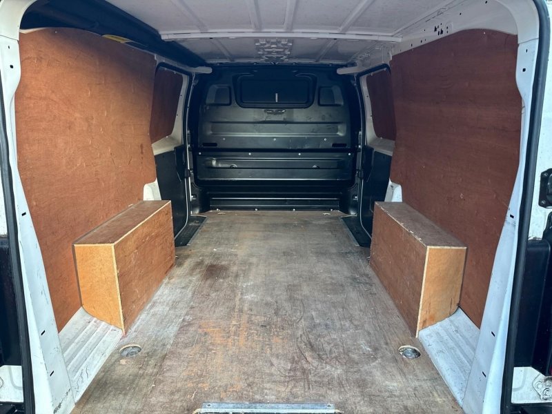 VAUXHALL VIVARO