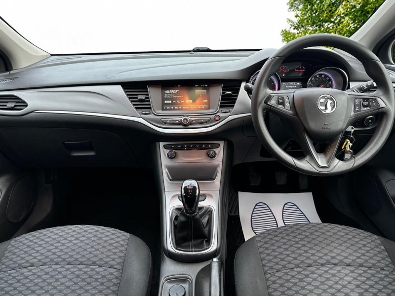 VAUXHALL ASTRA