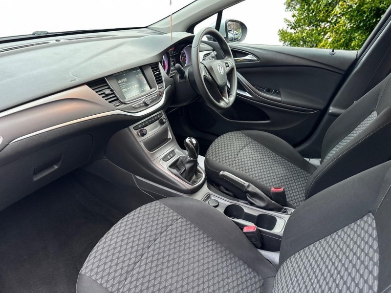 VAUXHALL ASTRA