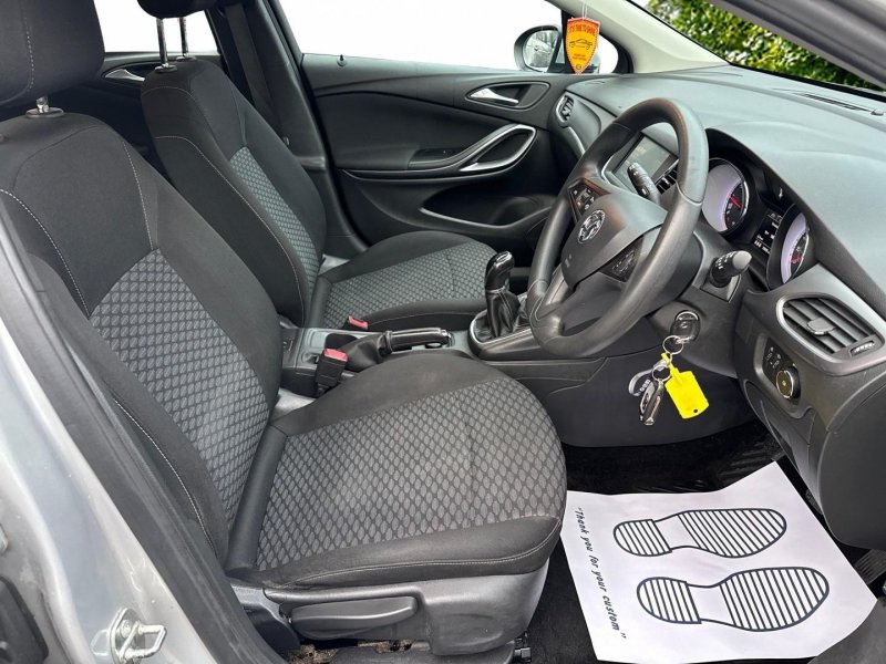 VAUXHALL ASTRA