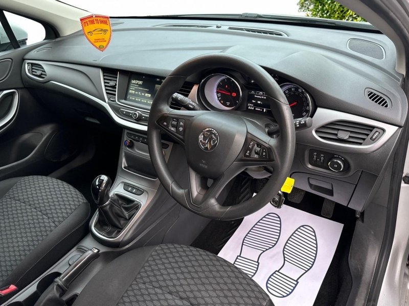 VAUXHALL ASTRA