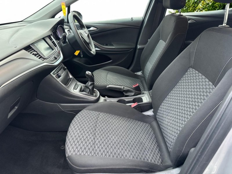 VAUXHALL ASTRA