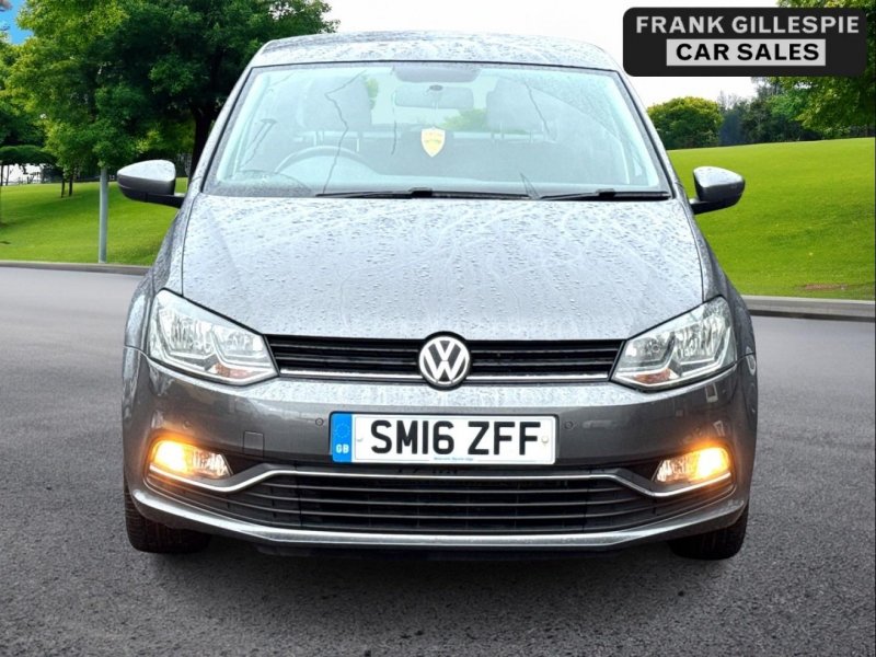 VOLKSWAGEN POLO