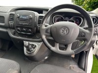 VAUXHALL VIVARO