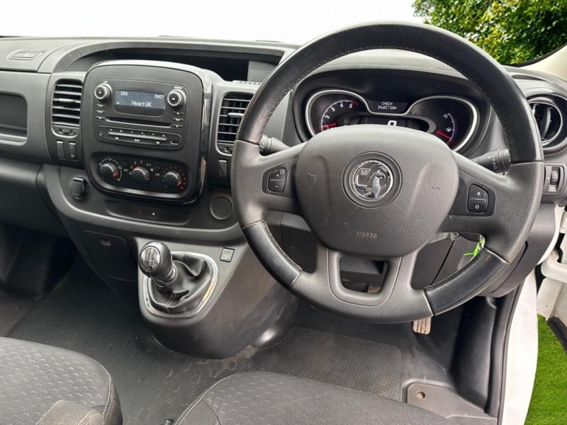 VAUXHALL VIVARO