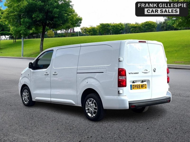VAUXHALL VIVARO