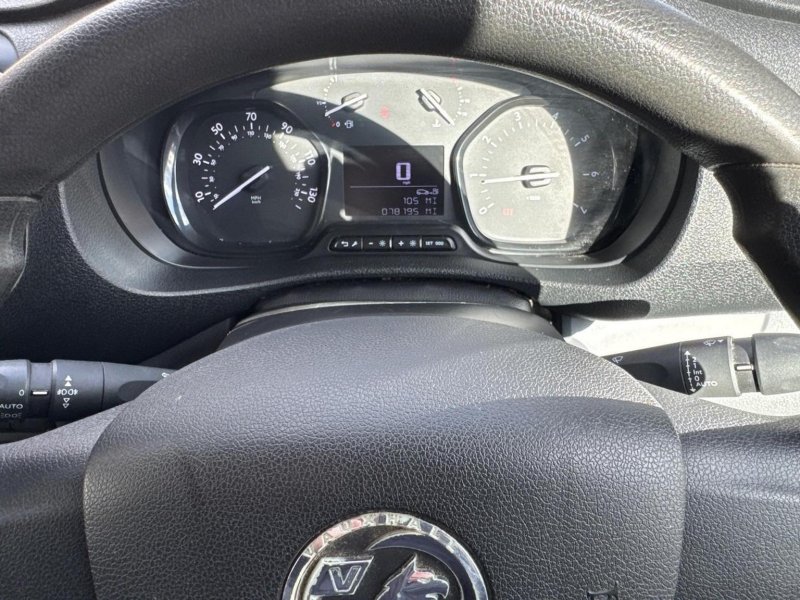 VAUXHALL VIVARO