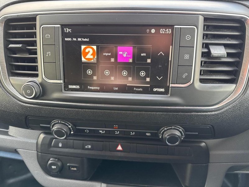 VAUXHALL VIVARO