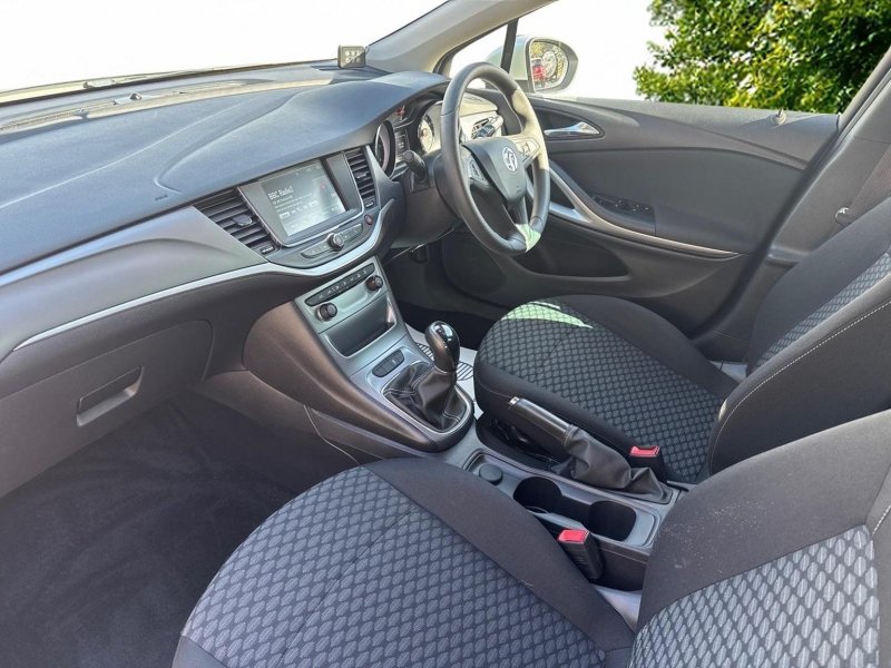 VAUXHALL ASTRA