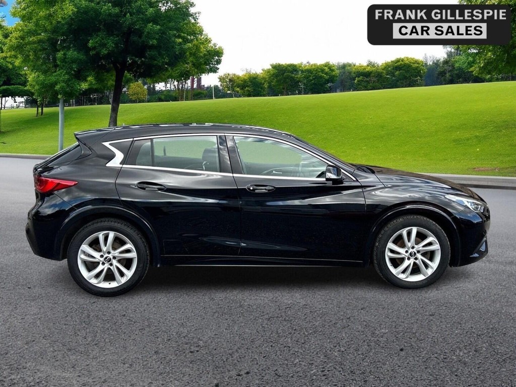 2016 Infiniti Q30